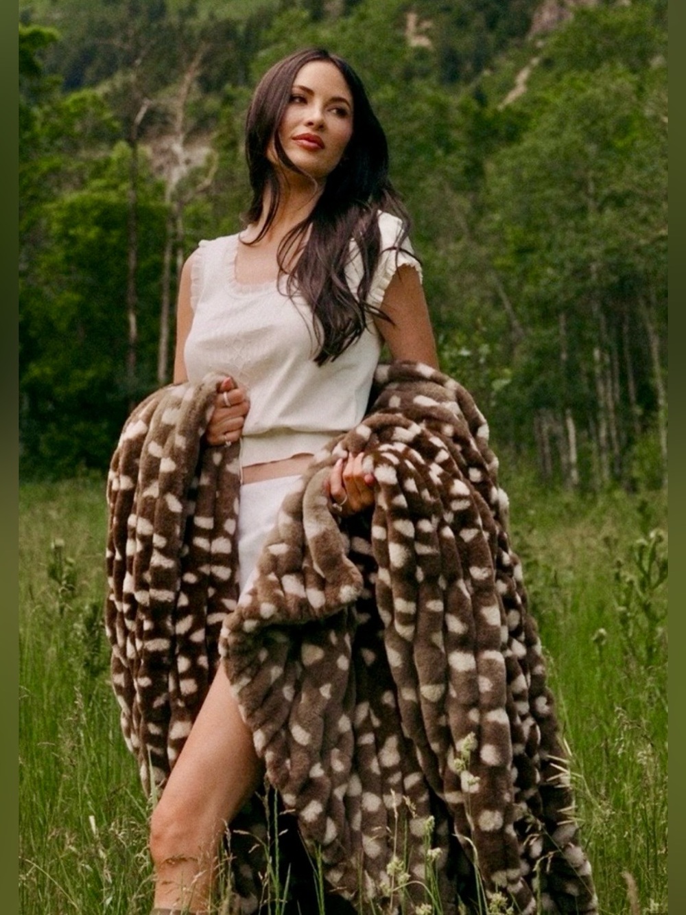 Lola Blankets/Woodlawn Fawn/Size L/Faux Fur Throw/Blanket/NWT! NIB! SEALED!